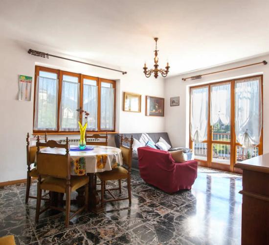 visitvalseriana en fiordaprile-five-room-apartment 008