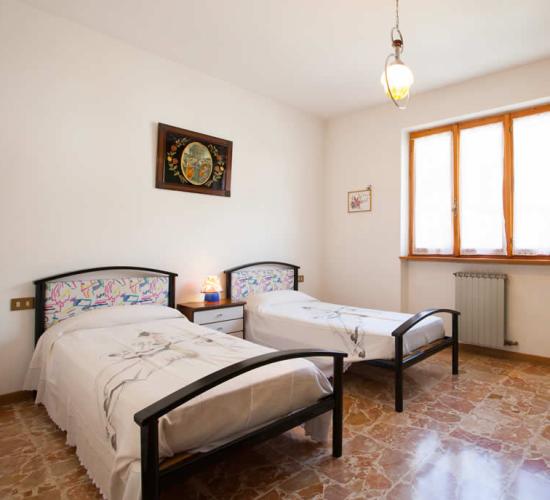 visitvalseriana en fiordaprile-five-room-apartment 011